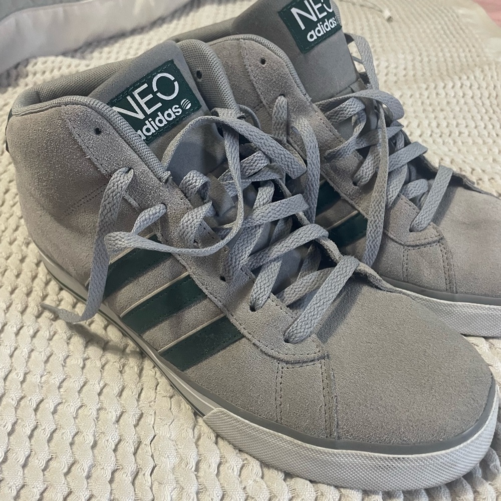 Adidas NEO grey/green mid sneakers Sz10